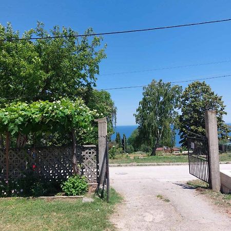 Krimski Guest House And Bungalows Bjala Kültér fotó