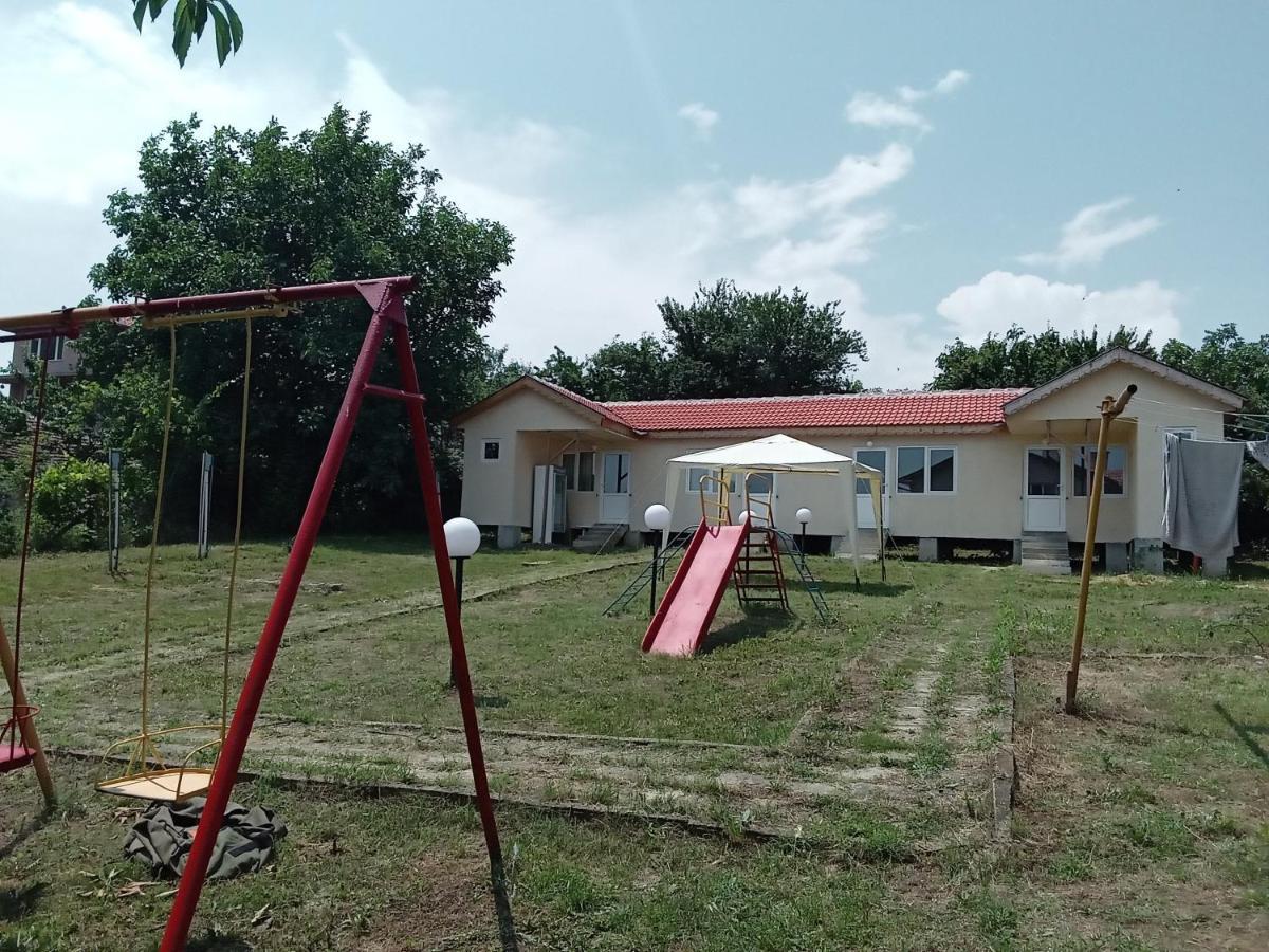Krimski Guest House And Bungalows Bjala Kültér fotó